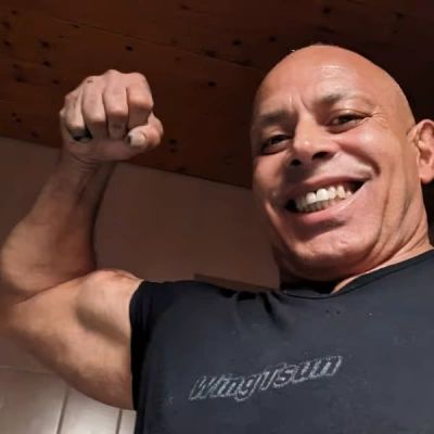Muscle peptides